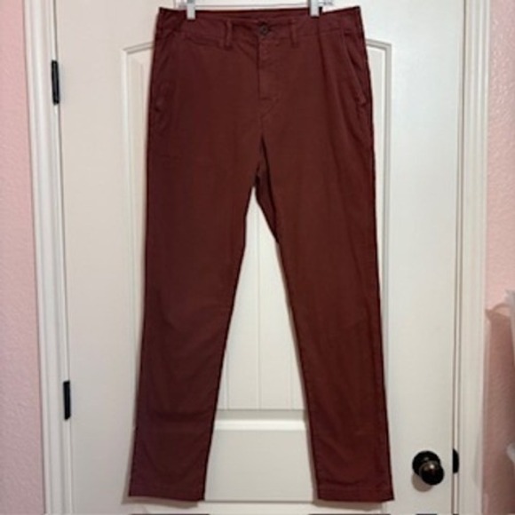 American Eagle Flex Slim Lived-In Chino Men's Pants 34x34 Deep Red NWT - Picture 1 of 11